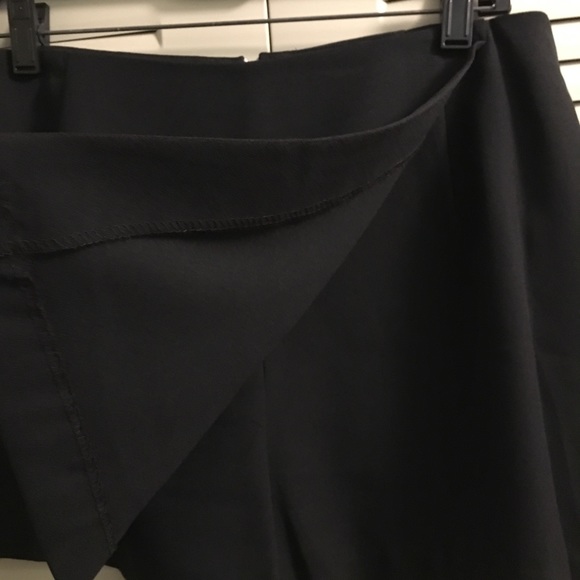 Clothes Circuit Black Mini Skort - Picture 2 of 3